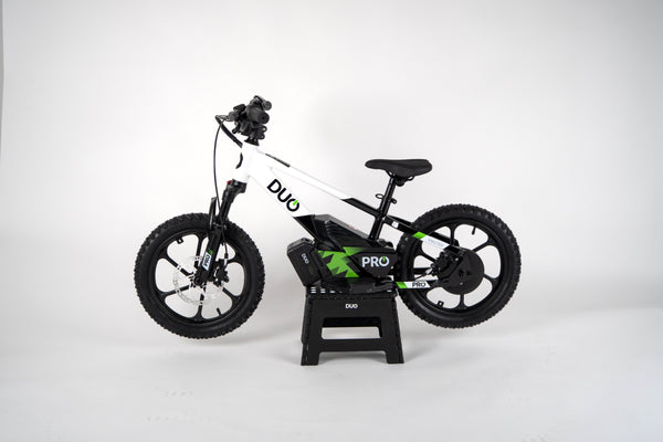 “DUO 16″ Master Pro kids electric balance bike – side profile”
