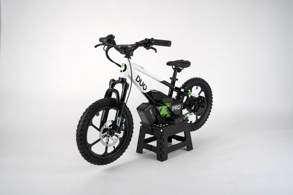 “DUO 16″ Master Pro kids electric balance bike – side profile”