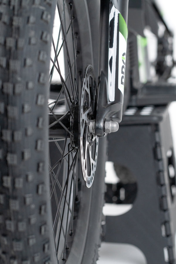 “Hydraulic front and rear brake callipers – detail”