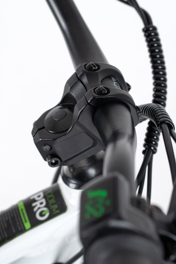 “Handlebar cockpit – 31.8 mm bar, 660 mm width, 50 mm rise”